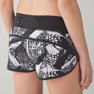 RARE Lululemon Static Mist Black White Abstract Athletic Running Speed Shorts